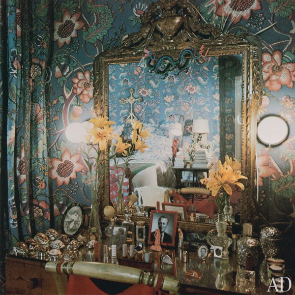 vreeland dressing table